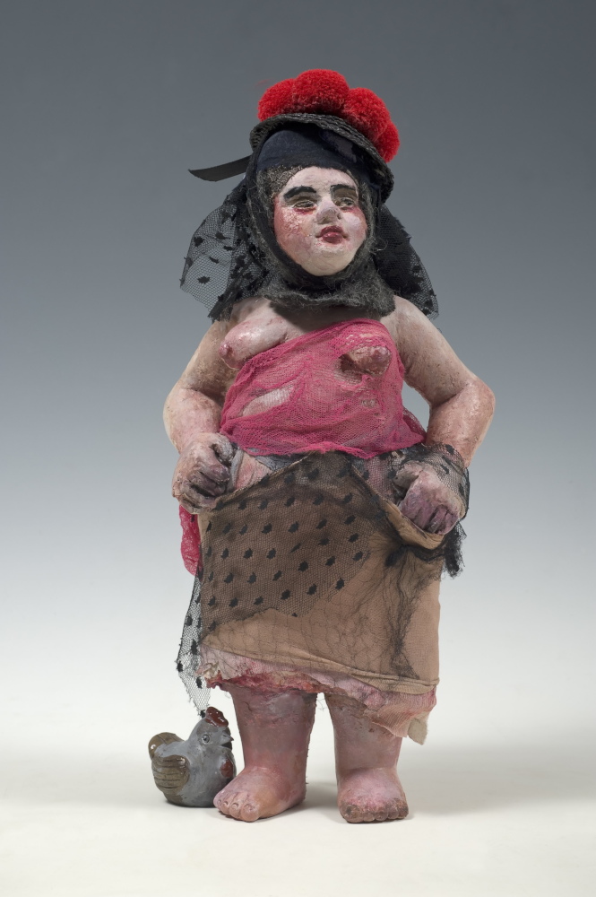NÄNZI (Ueffingen 1962 – 2013 Berlin) Minna muß zum Film, 2010 Keramik, Textil, bemalt 40 x 19 x 16 cm Foto: Nicolaus Schmidt ©2026 NÄNZI Nachlass, Berlin / VG Bild-Kunst, Bonn