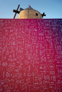 ENCRYPTION #3: (Sima Bahous on violence against women in the digital space, Nov. 2025) 2026 Zeichnung auf Alu-Dibond, 4 x 5 m Commissioned by MaltaBiennale26. Public Space, Ta Kola Windmill, Gozo Foto Bettina Hutschek und VG Bildkunst